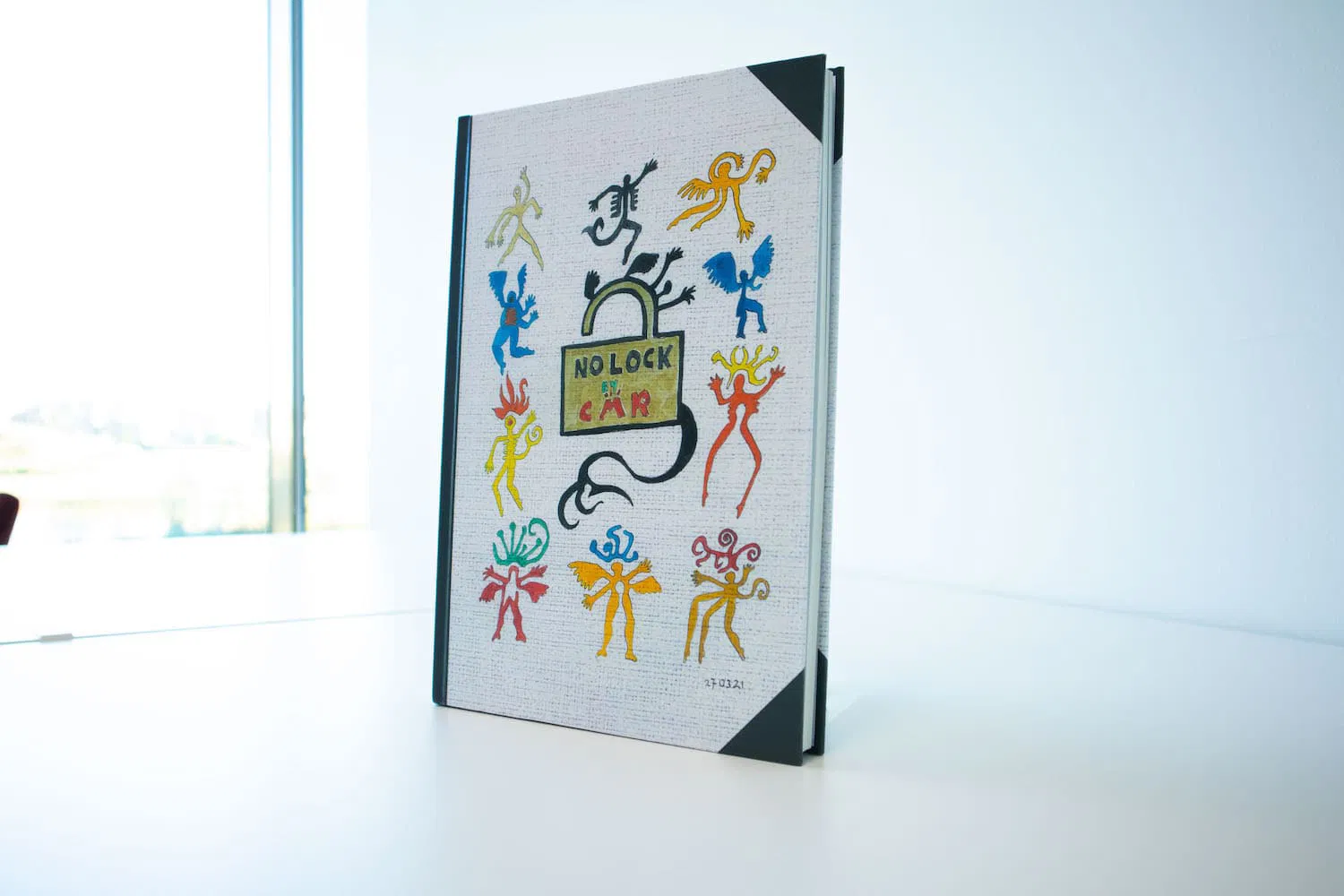 hardcover activiteitenboek met puzzels en kleurplaten
